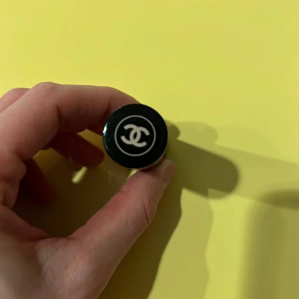 Chanel brush